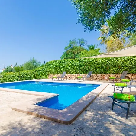 Son Frau Villa